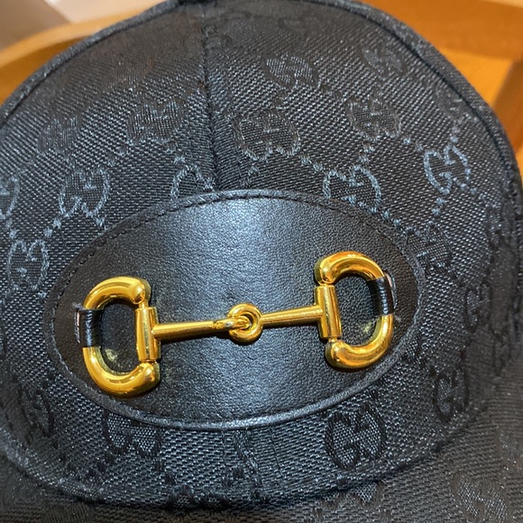 Authentic Gucci in excellent condition - Picture 2 of 4